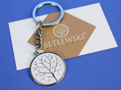 Brelok Na Klucze BETLEWSKI Biały Ze Zdobieniem Brelok Na Klucze BETLEWSKI Biały Ze Zdobieniem