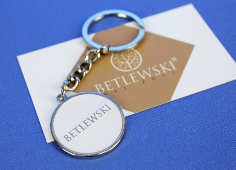 Brelok Na Klucze BETLEWSKI Biały Ze Zdobieniem Brelok Na Klucze BETLEWSKI Biały Ze Zdobieniem
