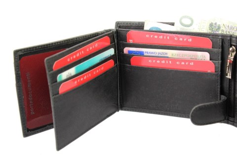 Portfel Męski Skórzany PIERRE CARDIN Skóra Licowa Duży Poziomy Z Zapinką Dwa Skrzydełka 324A VO02 Portfel Męski Skórzany PIERRE CARDIN Skóra Licowa Duży Poziomy Z Zapinką Dwa Skrzydełka 324A VO02