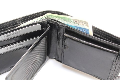 Portfel Męski Skórzany ROVICKY Skóra Licowa Mały Poziomy Z Zapięciem Kominek CPR-022L-BAR RFID Portfel Męski Skórzany ROVICKY Skóra Licowa Mały Poziomy Z Zapięciem Kominek CPR-022L-BAR RFID