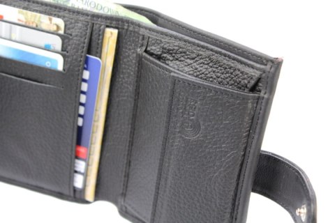 Portfel Męski PolskaGalanteria (PL) Skórzany Pionowy Z Zapięciem Skóra Cielęca Dwa Skrzydełka Duża Kieszeń Na Bilon SC1 Portfel Męski PolskaGalanteria (PL) Skórzany Pionowy Z Zapięciem Skóra Cielęca Dwa Skrzydełka Duża Kieszeń Na Bilon SC1