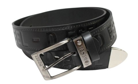 Pasek Skórzany PAS-MAX (PL) Tłoczony "DESEL" Z Metalową Końcówką Skóra Licowa EXTRA 40 mm CZARNY Imitacja Szycia Cienką Nitką Pasek Skórzany PAS-MAX (PL) Tłoczony "DESEL" Z Metalową Końcówką Skóra Licowa EXTRA 40 mm CZARNY Imitacja Szycia Cienką Nitką