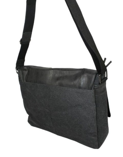 Skórzana Torba JENNIFER JONES Listonoszka Ze Skórzaną Klapką CZARNA 4526 37 x 29 x 14