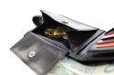 Portfel Męski Skórzany PIERRE CARDIN Skóra Licowa Mały Poziomy Z Zapinką Dwa Skrzydełka 323A CZARNY 10,5 x 9 x 2 [cm]